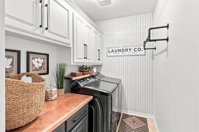 509 Peach Tree Circle, Gardner, KS 66030