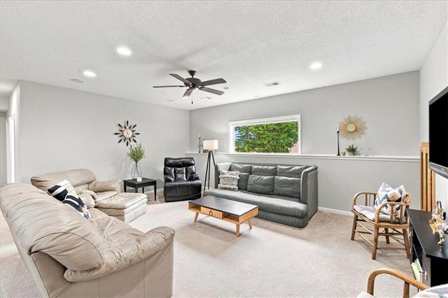 509 Peach Tree Circle, Gardner, KS 66030