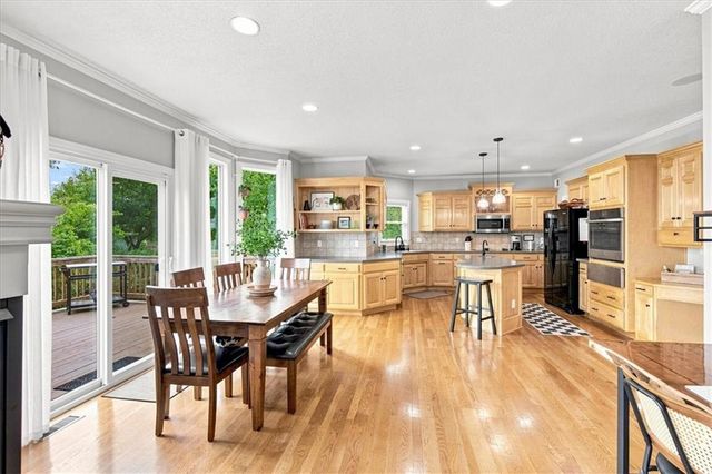 509 Peach Tree Circle, Gardner, KS 66030