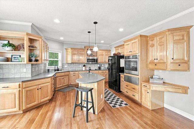 509 Peach Tree Circle, Gardner, KS 66030
