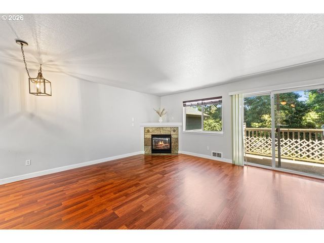 15820 Ne BEECH St, Portland, OR 97230