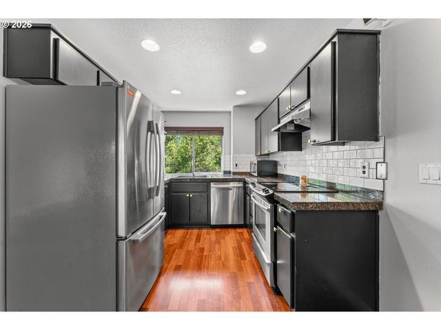 15820 Ne BEECH St, Portland, OR 97230