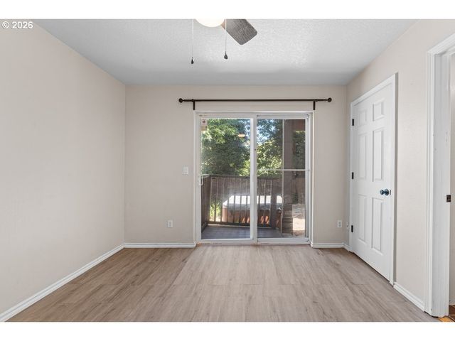 15820 Ne BEECH St, Portland, OR 97230