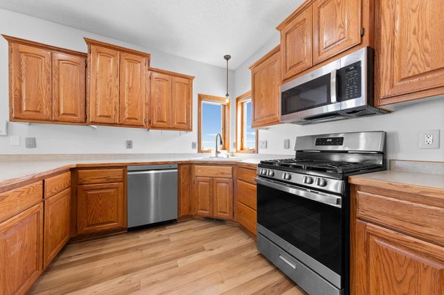 22608 Zion Parkway NW, Oak Grove, MN 55005