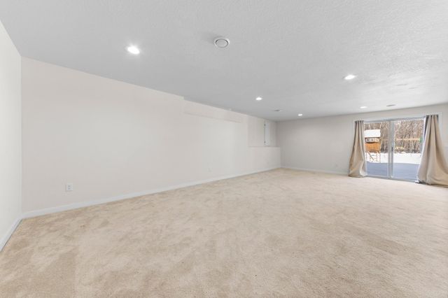 22608 Zion Parkway NW, Oak Grove, MN 55005