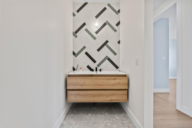 80 Memorial Park 302, Spring Valley, NY 10977