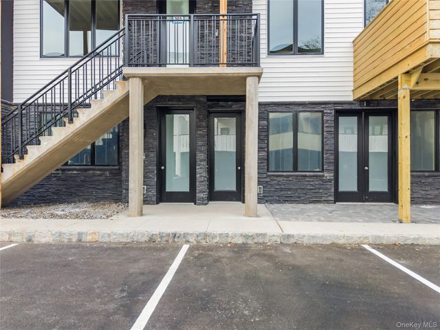 80 Memorial Park 302, Spring Valley, NY 10977