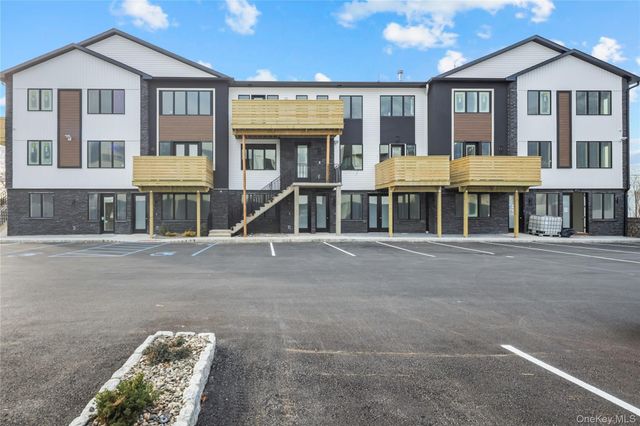 80 Memorial Park 302, Spring Valley, NY 10977