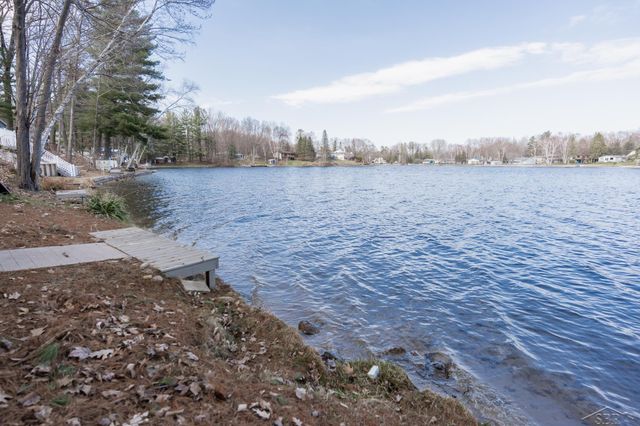 7841 Peninsular Drive, Grant Twp, MI 48622