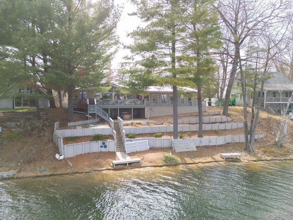 7841 Peninsular Drive, Grant Twp, MI 48622