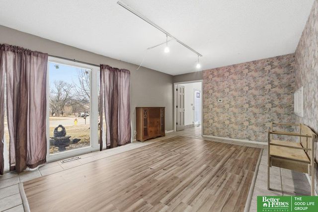 904 S 152 Circle, Omaha, NE 68154