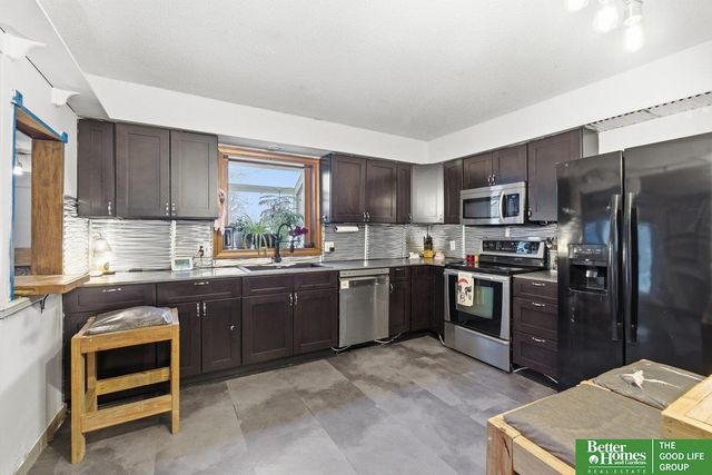 904 S 152 Circle, Omaha, NE 68154