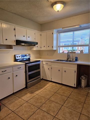 1138 Concho St, Corpus Christi, TX 78407