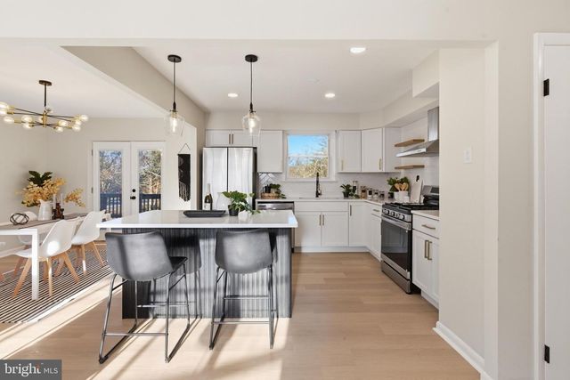 2102 TRAFALGAR DR, Fort Washington, MD 20744