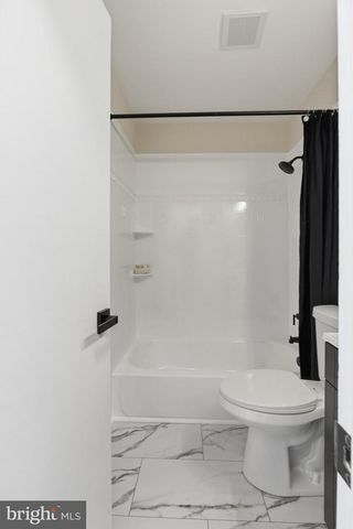 2102 TRAFALGAR DR, Fort Washington, MD 20744