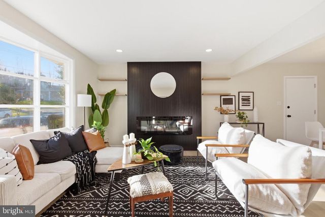 2102 TRAFALGAR DR, Fort Washington, MD 20744