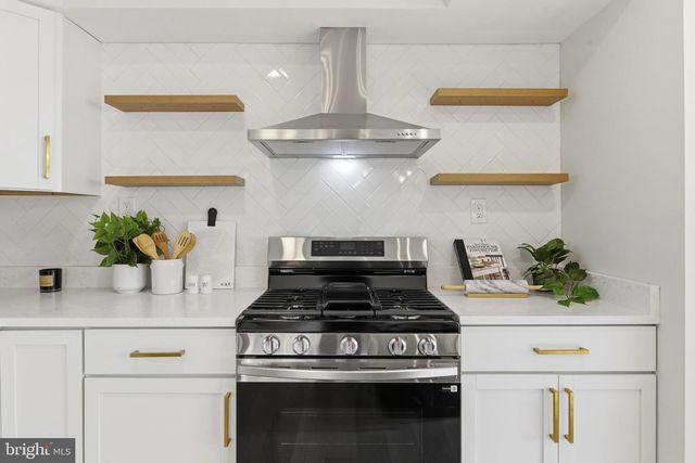 2102 TRAFALGAR DR, Fort Washington, MD 20744