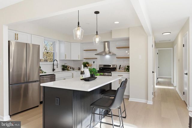 2102 TRAFALGAR DR, Fort Washington, MD 20744