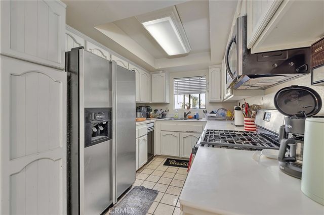 107 S Helberta Avenue 4, Redondo Beach, CA 90277