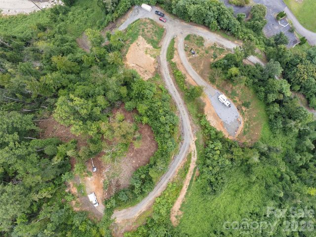 213 Three Rivers Drive, Hendersonville, NC 28792