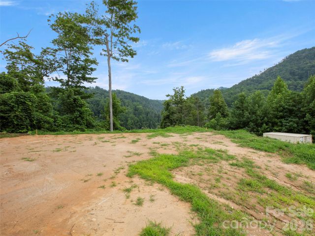 213 Three Rivers Drive, Hendersonville, NC 28792