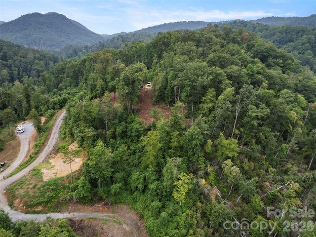 213 Three Rivers Drive, Hendersonville, NC 28792