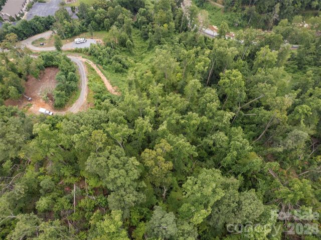 213 Three Rivers Drive, Hendersonville, NC 28792