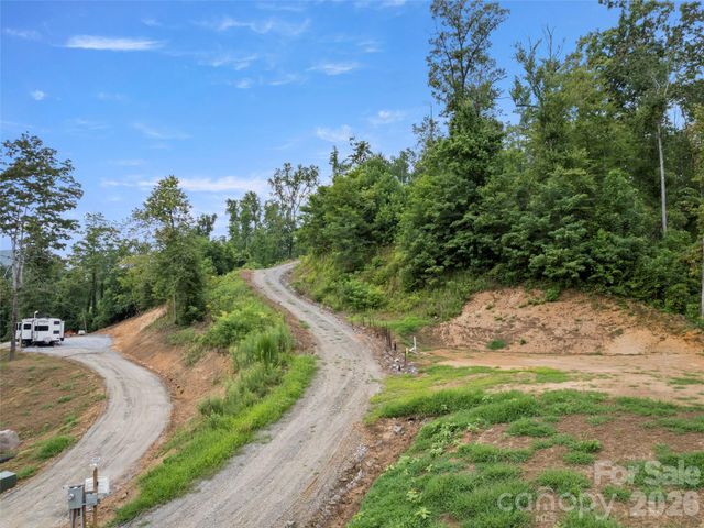213 Three Rivers Drive, Hendersonville, NC 28792