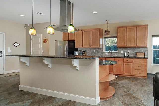 3723 Bayshore Drive, Bacliff, TX 77518