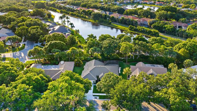 6685 Winding Lake Drive, Jupiter, FL 33458