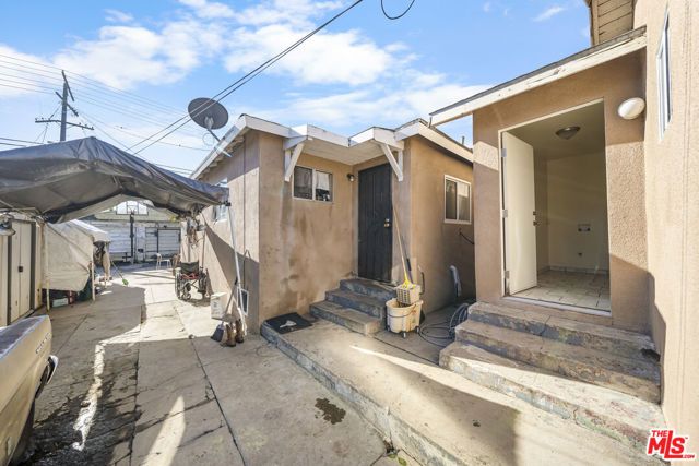 426 E 107th Street, Los Angeles, CA 90003