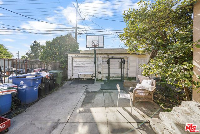426 E 107th Street, Los Angeles, CA 90003