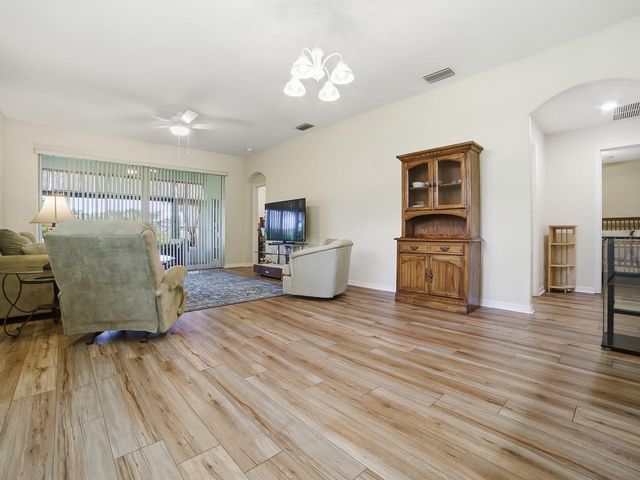 1431 LAKE VILLA DRIVE, Tavares, FL 32778