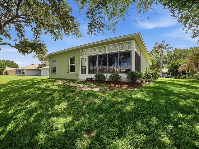 1431 LAKE VILLA DRIVE, Tavares, FL 32778