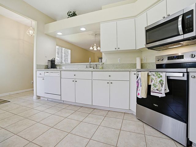 1431 LAKE VILLA DRIVE, Tavares, FL 32778