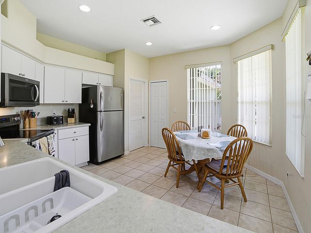 1431 LAKE VILLA DRIVE, Tavares, FL 32778
