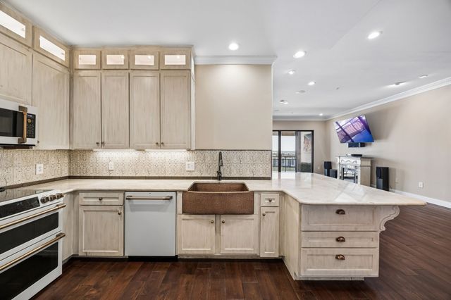 330 Las Colinas Boulevard E 1302, Irving, TX 75039