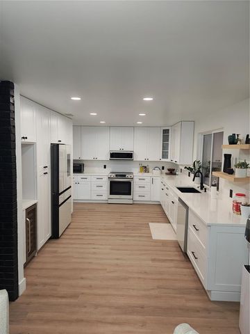 820 N WEKIWA SPRINGS ROAD, Apopka, FL 32712