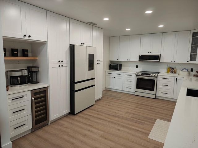 820 N WEKIWA SPRINGS ROAD, Apopka, FL 32712