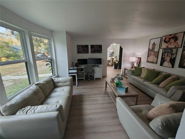 820 N WEKIWA SPRINGS ROAD, Apopka, FL 32712