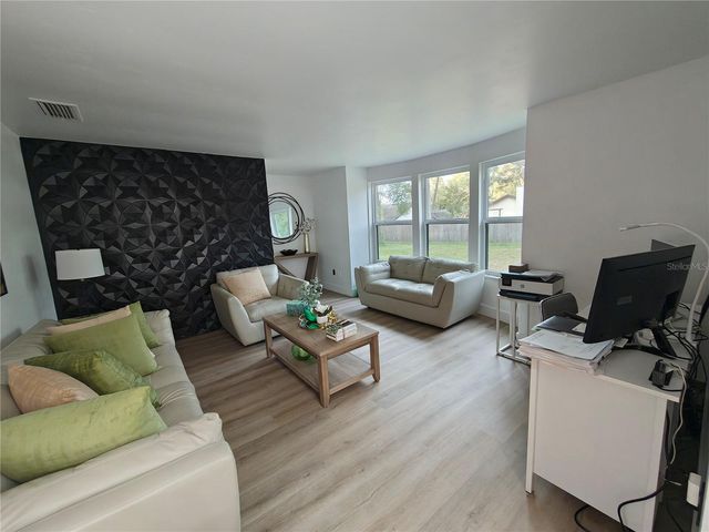 820 N WEKIWA SPRINGS ROAD, Apopka, FL 32712