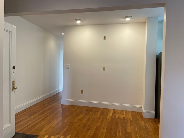 17 Short Street 4, Brookline, MA 02445