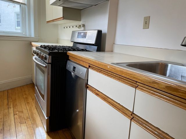17 Short Street 4, Brookline, MA 02445