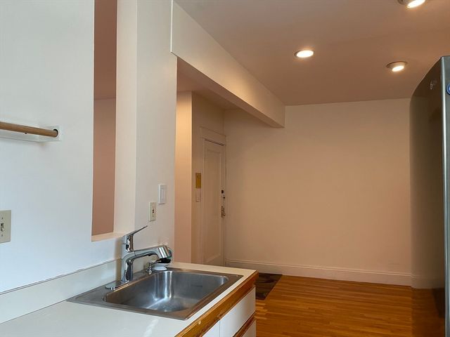 17 Short Street 4, Brookline, MA 02445