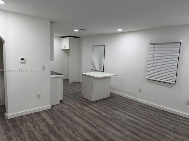 598 NW 53rd St, Miami, FL 33127