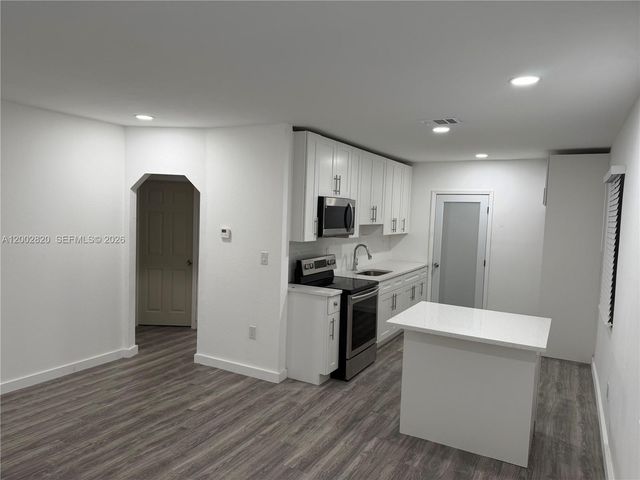 598 NW 53rd St, Miami, FL 33127