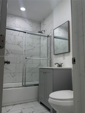 598 NW 53rd St, Miami, FL 33127