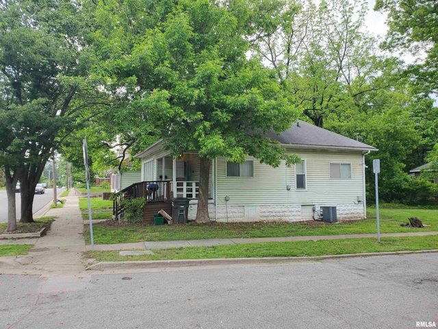 800 W WALNUT Street, Carbondale, IL 62901
