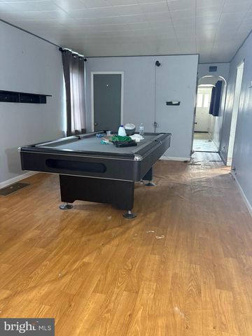 125 S GOVERNOR PRINTZ BLVD, Essington, PA 19029