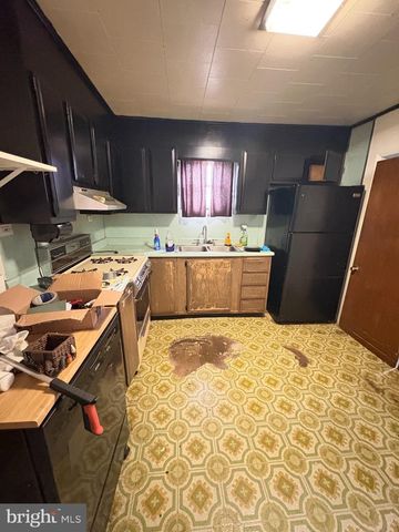 125 S GOVERNOR PRINTZ BLVD, Essington, PA 19029